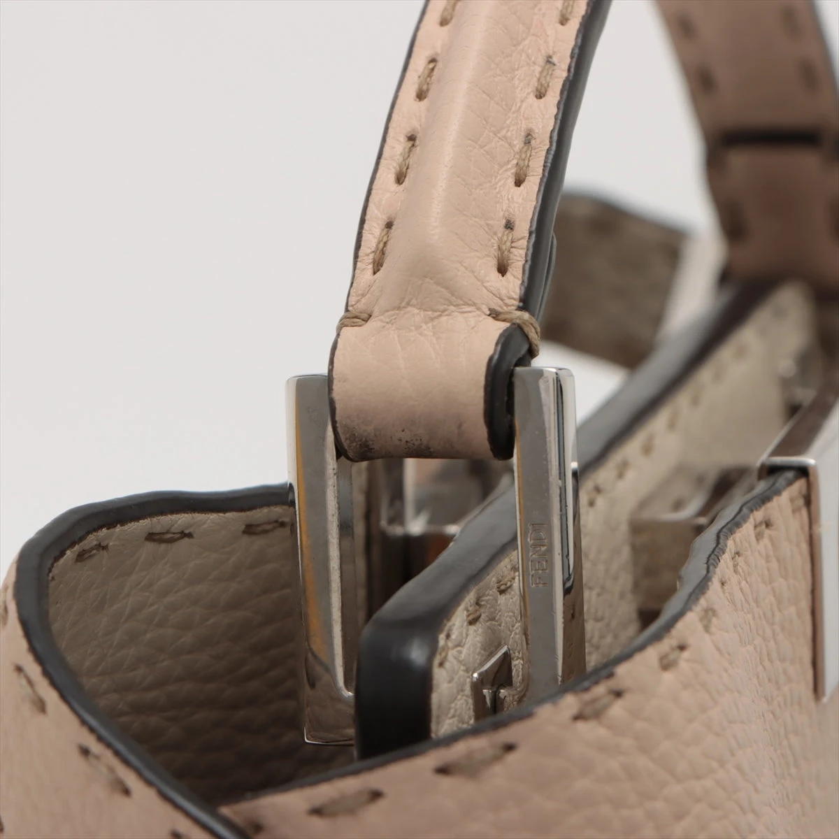 フェンディ ピーカブーエッセンシャリー セレリア レザー 2WAY