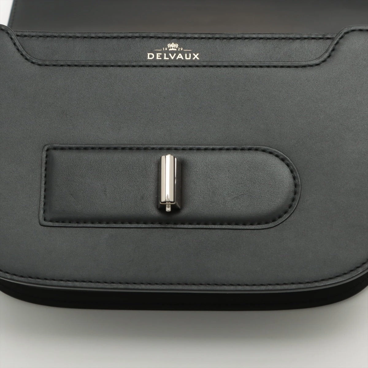 【未使用品】デルヴォー ランゴー スモール ショルダーバッグ レザー グリーン 未使用品】デルヴォー ランゴー スモール ショルダーバッグ レザー