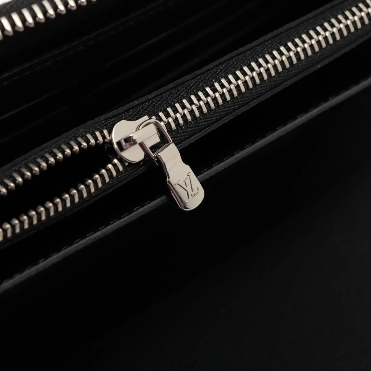 ルイヴィトン エピ ジッピーオーガナイザー 長財布 黒 M60632 LOUIS VUITTON (ルイヴィトン) ジッピー・オーガナイザー