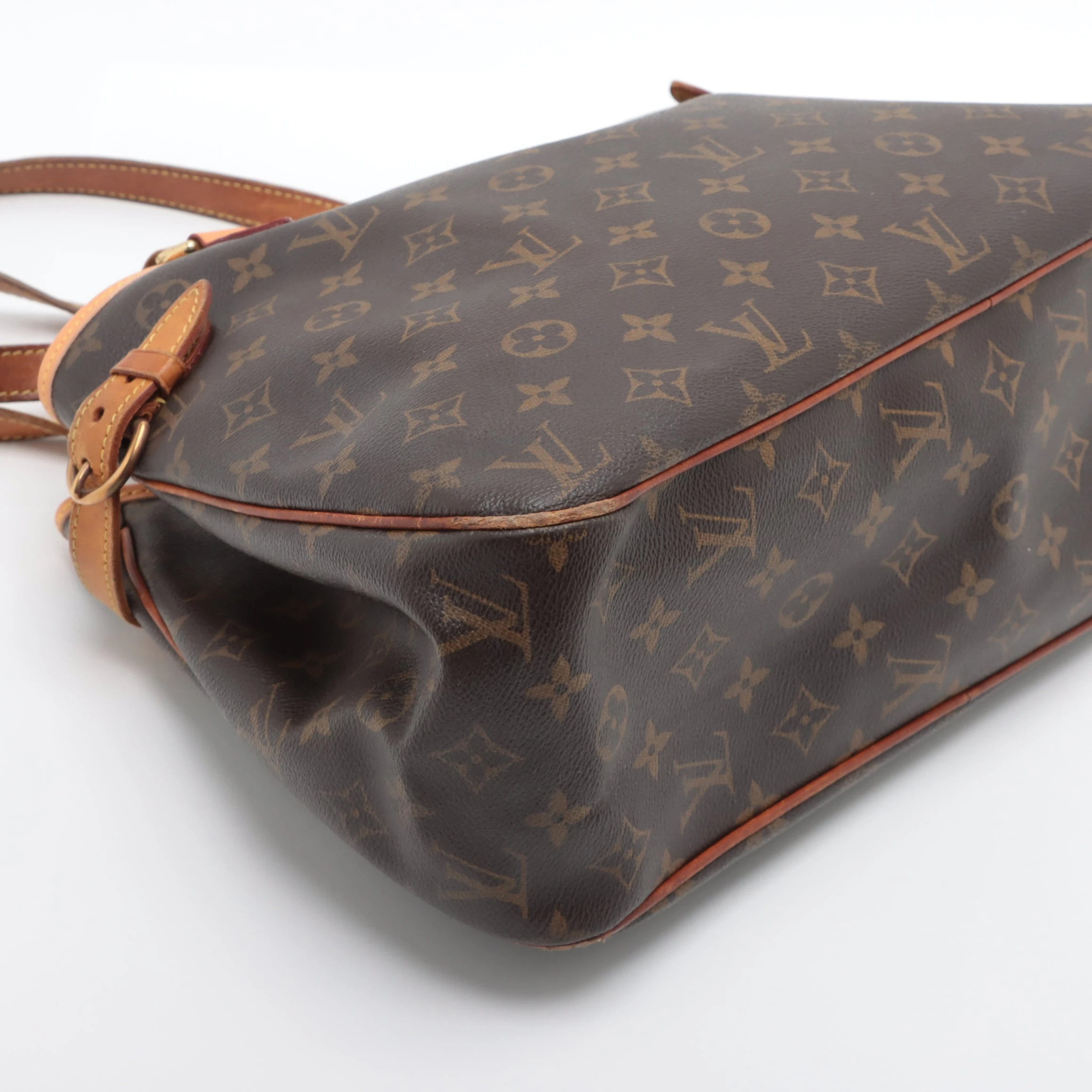 ヴィトン モノグラム バティニョール・オリゾンタル M51154 角毛羽付着