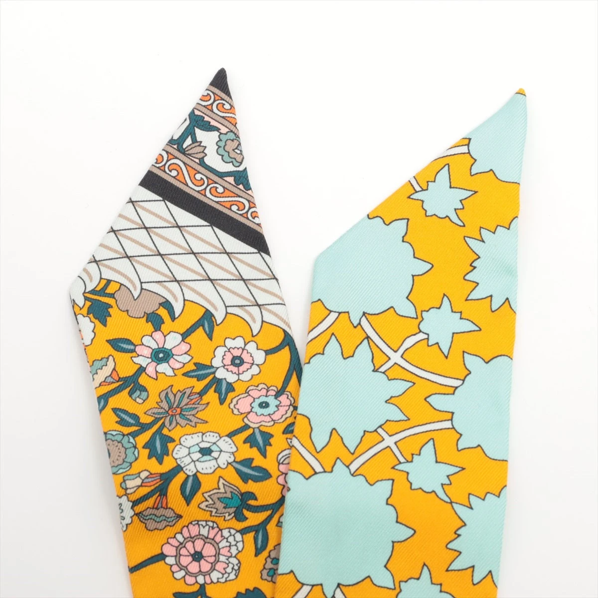 美品✨️エルメス ツイリー Tapis Persans ペルシャ絨毯 イエロー エルメス ツイリー Tapis Persans ペルシャ絨毯 スカーフ シルク