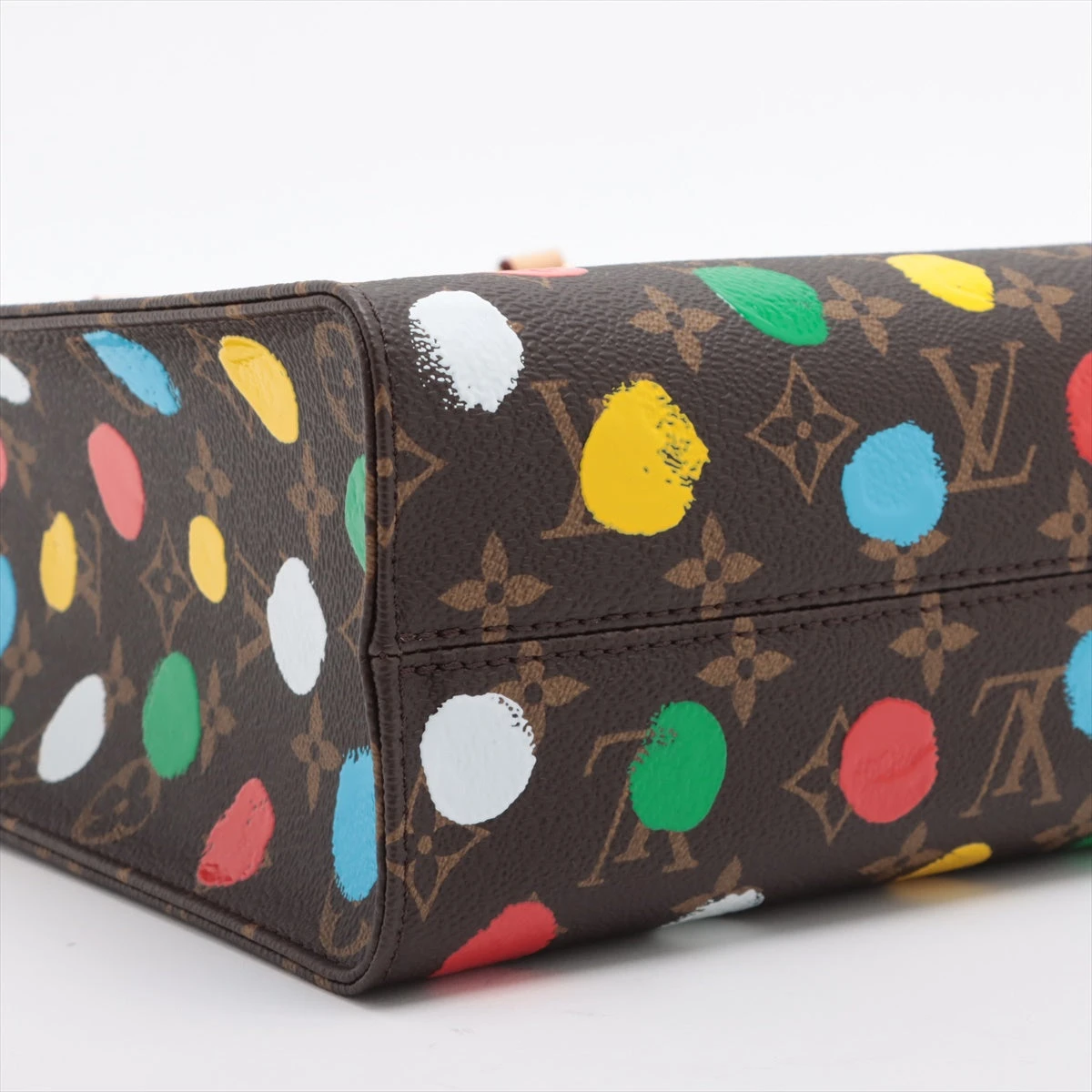 ヴィトン×草間彌生 モノグラム オンザゴー PM M46380 ブラウン