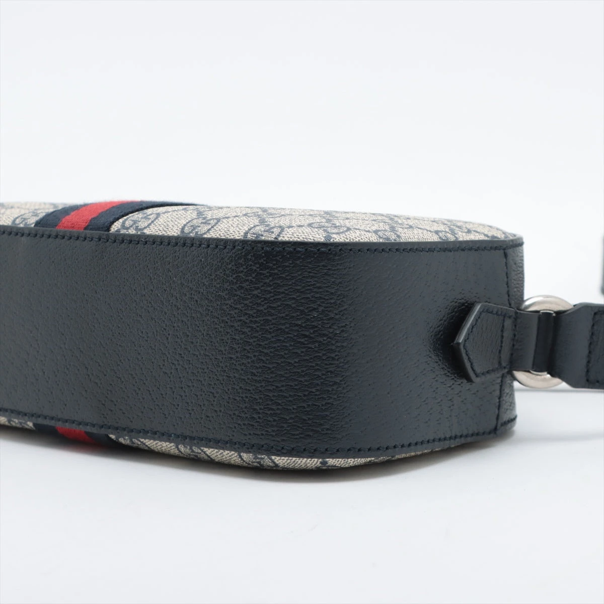 GUCCI GGスプリーム ショルダーバッグ ネイビー GUCCI グッチ GGスプリーム ショルダーバッグ斜め掛け ネイビー