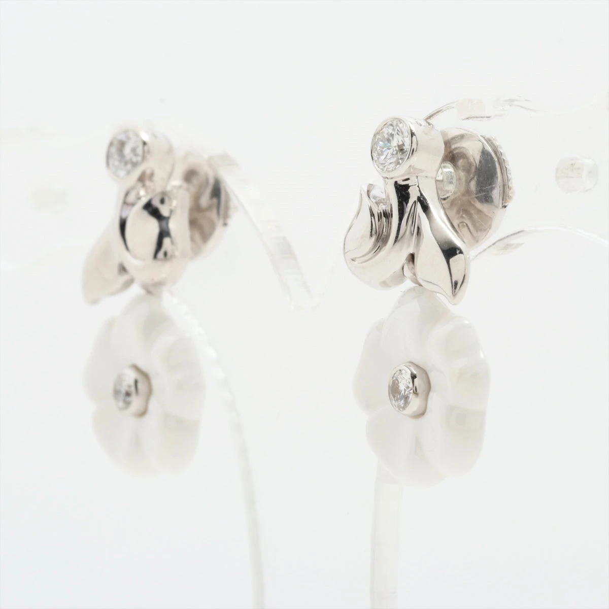 シャネル カメリア ダイヤ ピアス 750(WG)×セラミック 5.4g J