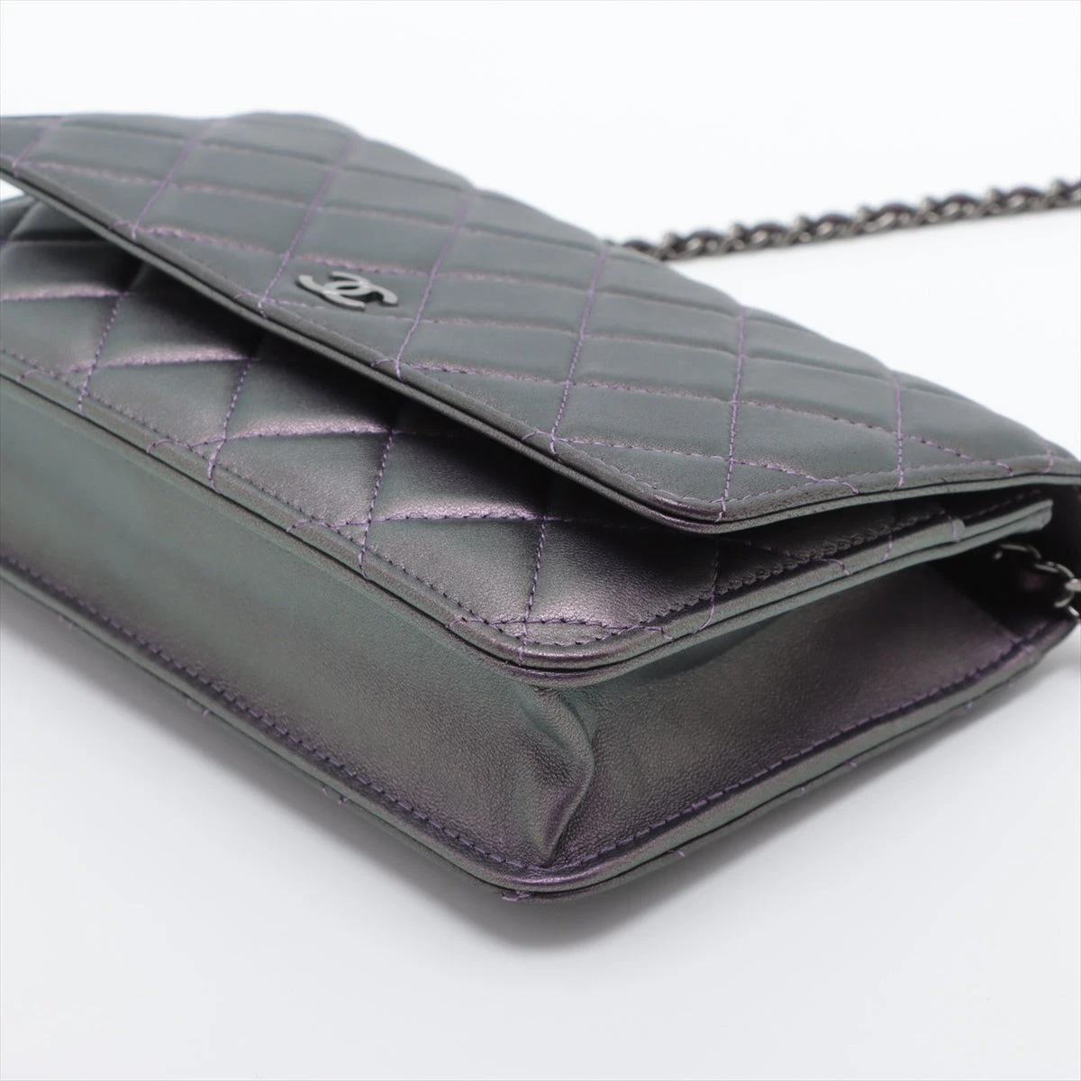 最終お値下げ　CHANEL マトラッセ　メタリックパープル シャネル マトラッセ ラムスキン チェーンウォレット メタリック