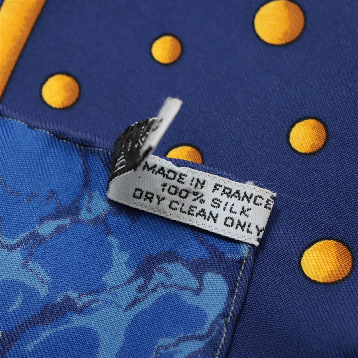 【美品】箱付き エルメス カレ90 スカーフ 今日一日を楽しむ HERMES エルメス スカーフ カレ90 『CARPE DIEM(今日一日を