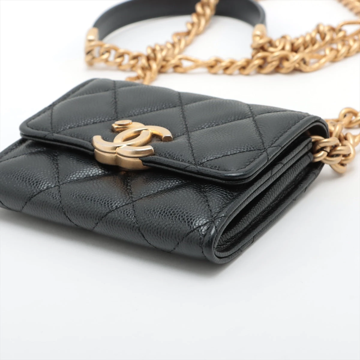 【CHANEL】ミニミニマトラッセキャビアスキンチャームチェーンベルト CHANEL】ミニミニマトラッセキャビアスキンチャームチェーンベルト