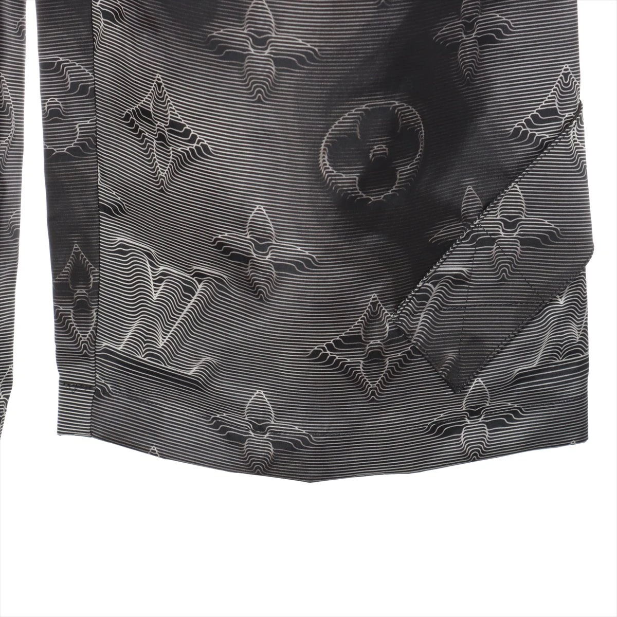 LOUIS VUITTON 3Dモノグラム エンボス パンツ - メルカリ