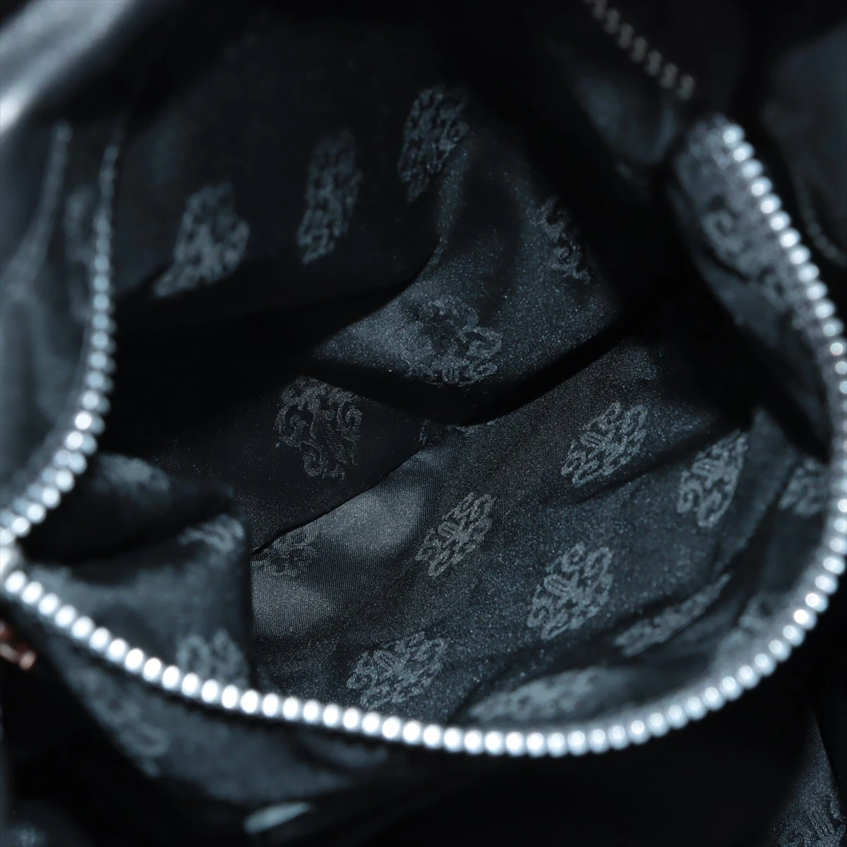 クロムハーツ　ジリアン　巾着　ショルダーバッグ　ブラック　レザー　クロス クロムハーツ ジリアン 巾着 ショルダーバッグ ブラック レザー クロス