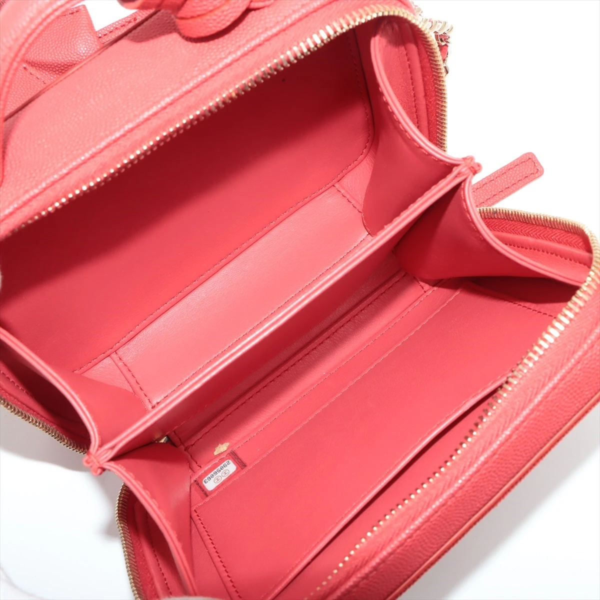 美品 CHANEL シャネル キャビアスキン ポーチ ゴールド金具 レッド キャビアスキン レッド ポーチ|古い買取実績|キズ・汚れ