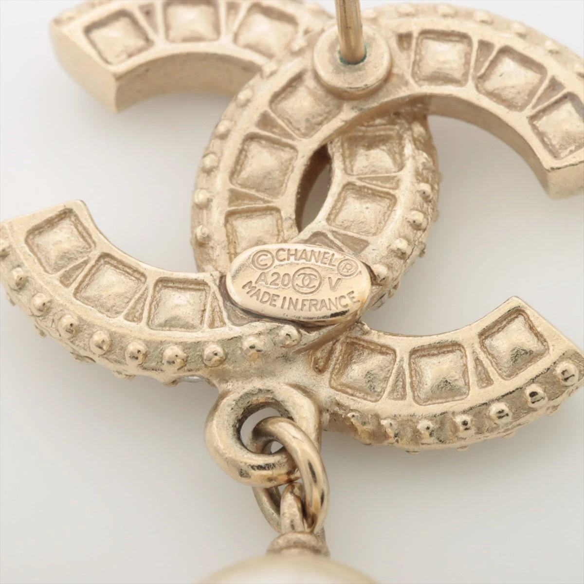 《超美品》 シャネル ピアス片耳 ココマーク マルチカラー A20V シャネル ココマーク A20V ピアス(両耳用) GP×ラインストーン×フェイク