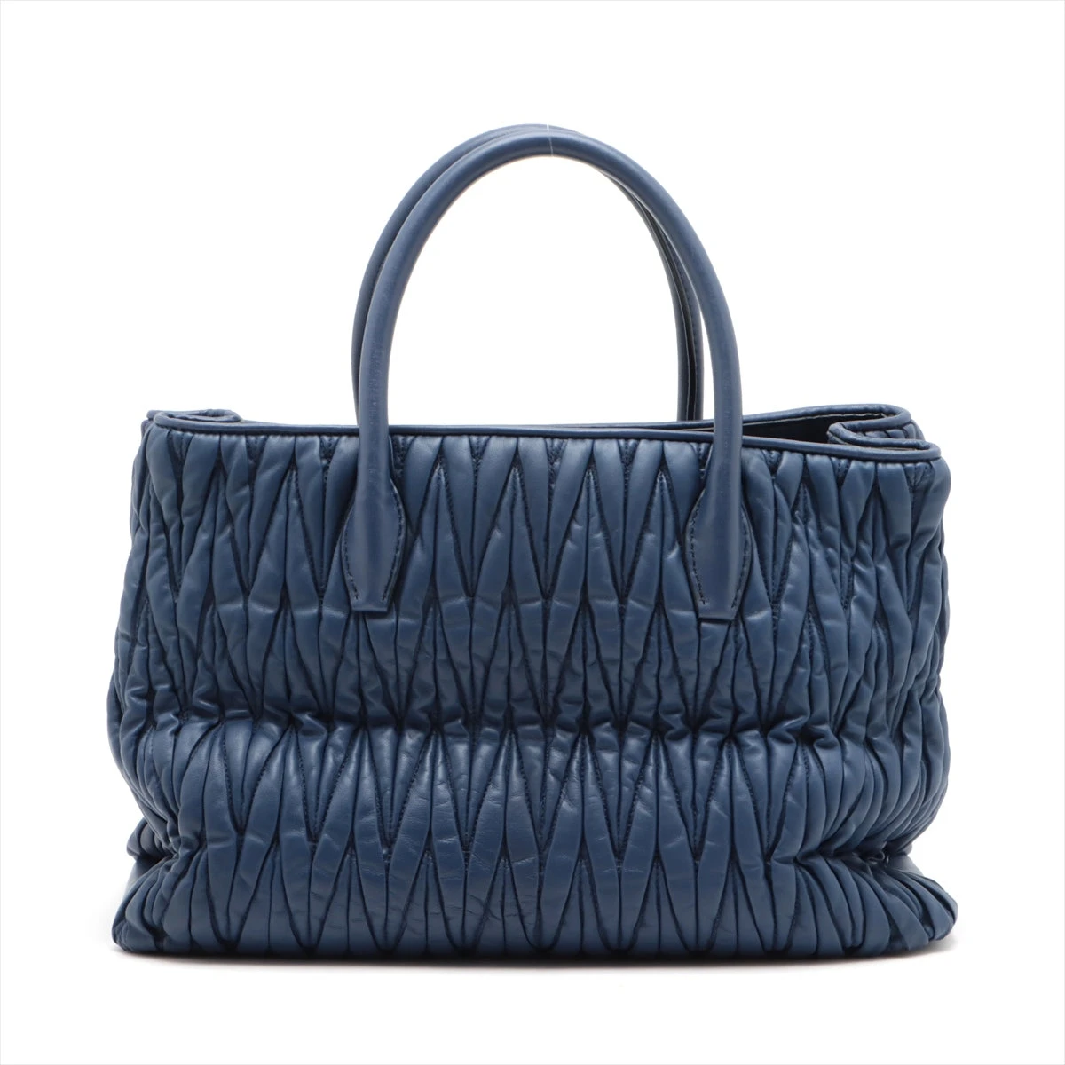 miumiu マテラッセ　ブルー ミュウミュウのバッグ「マテラッセレザー」23年新作、優しいグリーン