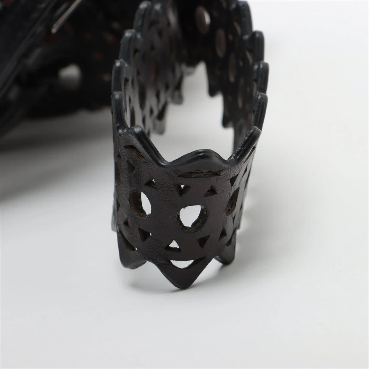 【大人気】★ALAIA☆ローズマリーミニ装飾レザークラッチ black アライア ローズマリー レザー ハンドバッグ ブラック ミラー