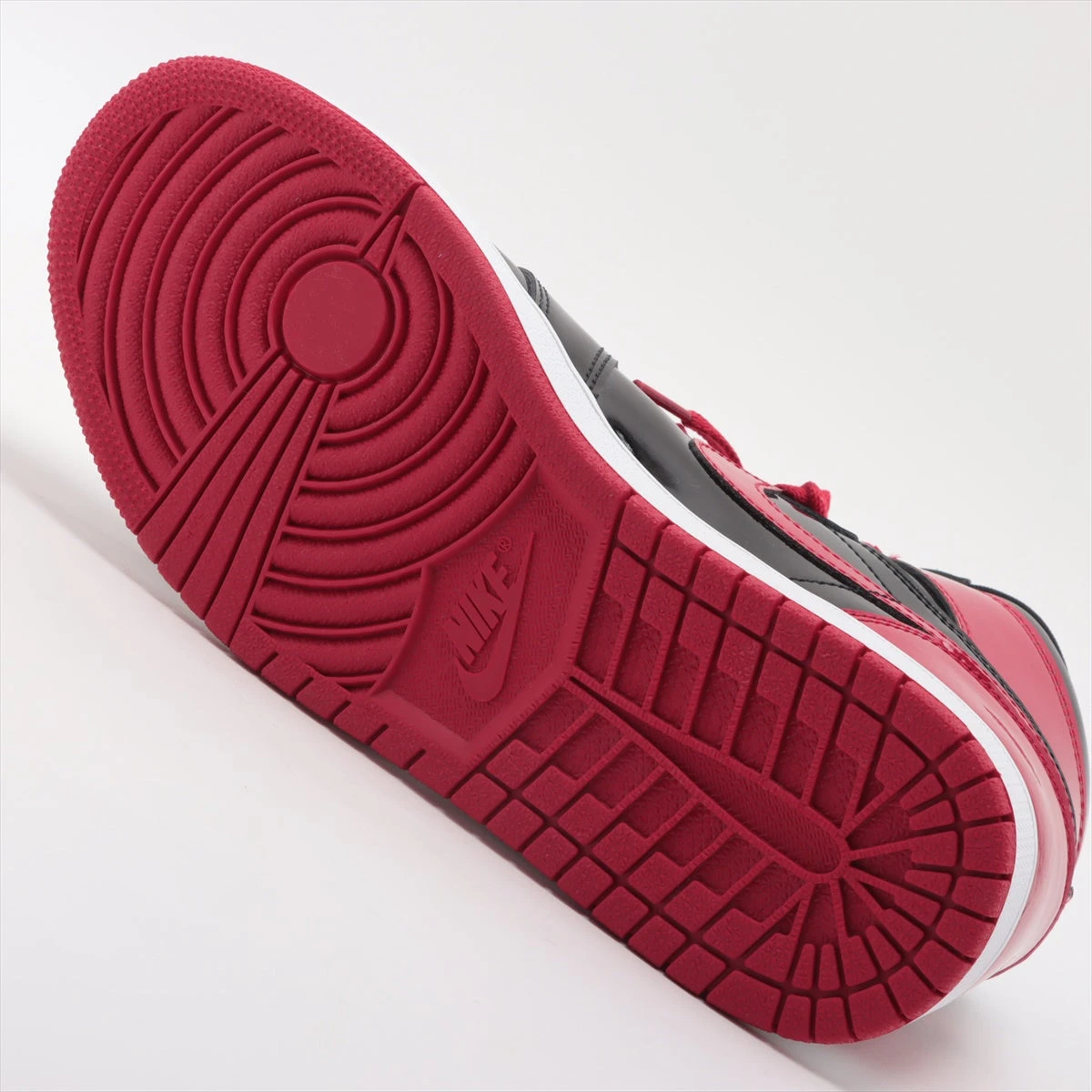 ナイキ AIR JORDAN 1 RETRO HIGH OG パテントレザー ハイカット