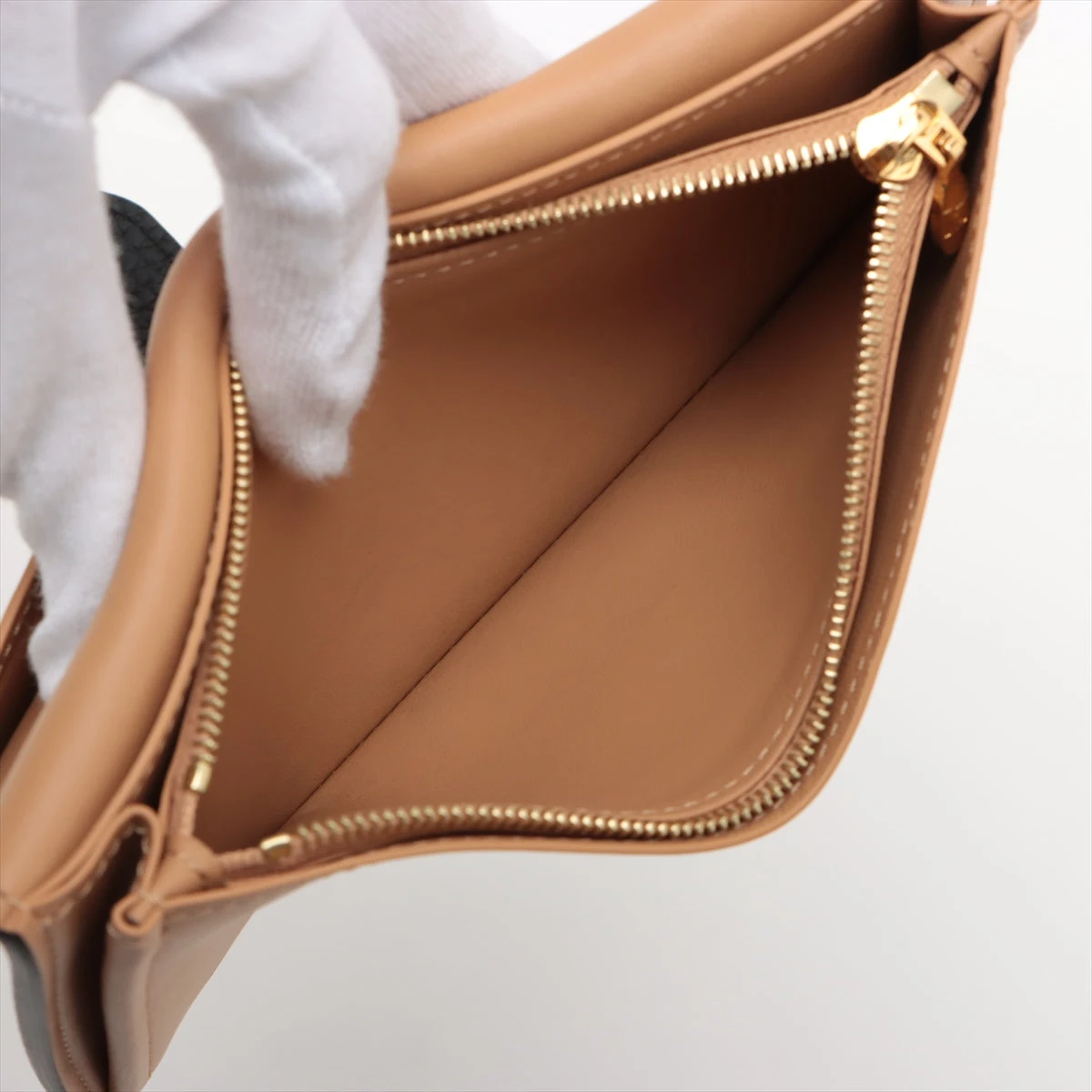 LOUIS VUITTON トリヨン LV ヴェルティカル ウォレット / M81330 コメ兵｜ルイヴィトン トリヨン LVヴェルティカル ウォレット