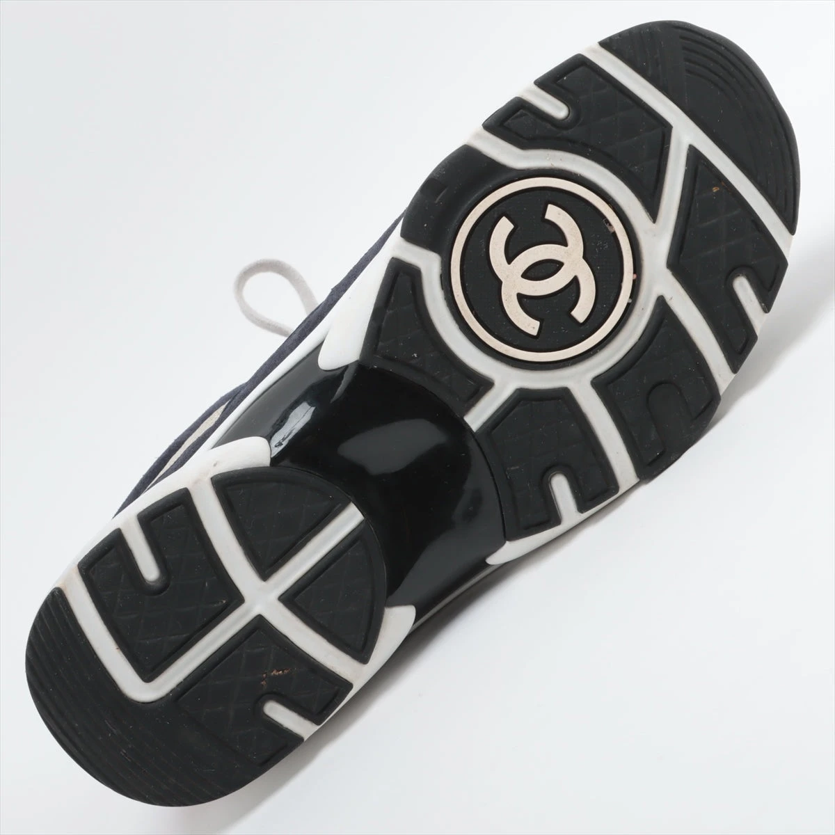 25A CHANEL CCマーク カジュアルなレザースニーカー 大人気♡25A【CHANEL】CCロゴ ホワイトスニーカー (CHANEL