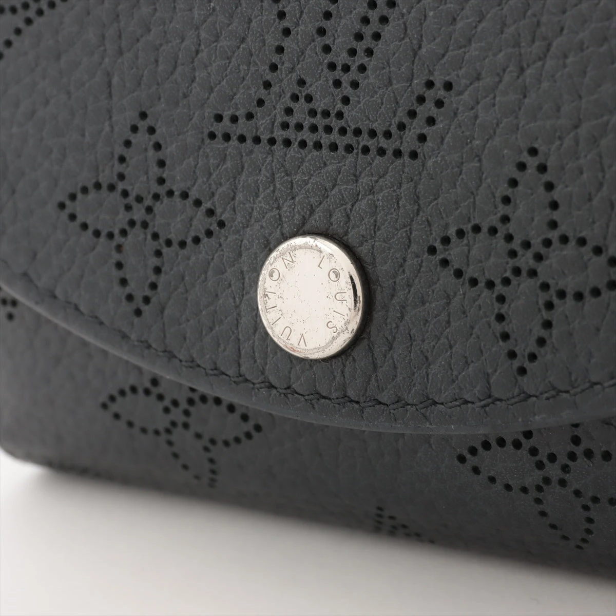 LOUIS VUITTON ポルトフォイユイリスXSノワールマヒナ M67498 66821134d99ef.webp