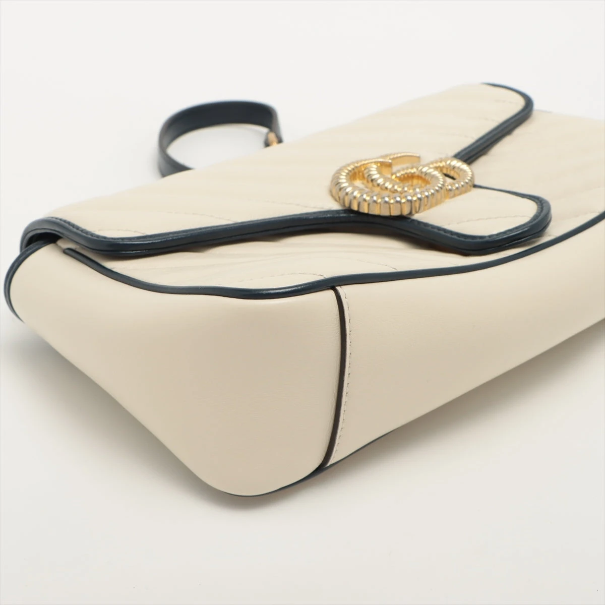 グッチ GGマーモント レザー チェーンショルダーバッグ ホワイト