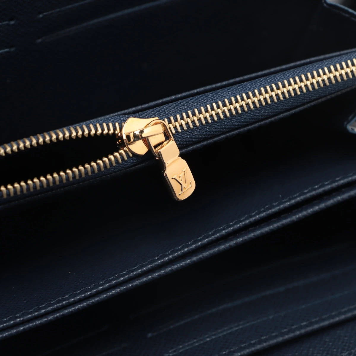 極美品 ルイヴィトン M82468 モノグラムジャガード ジッピーウォレット 楽天市場】LOUIS VUITTON ジッピーウォレット M82468 モノグラム