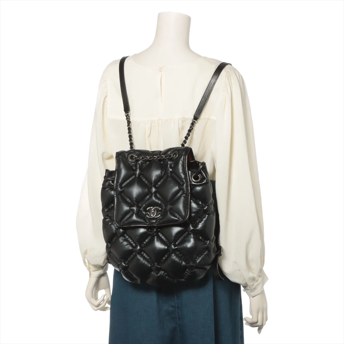 シャネル　 シルバー レザーキルティングリュック シャネル バブルキルト レザー リュック ブラック シルバー金具