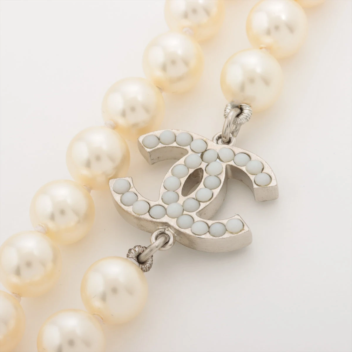 シャネル CHANEL　ココマーク 10V ネックレス　パール　フォーマル シャネル ココマーク 10V ロングネックレス フェイクパール A2481028