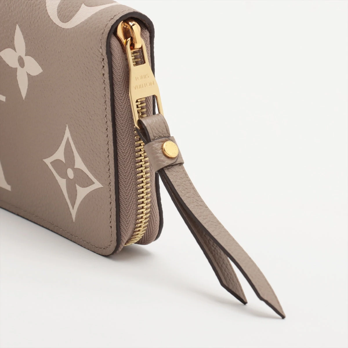 ヴィトン バイカラー モノグラム アンプラント ジッピーウォレット