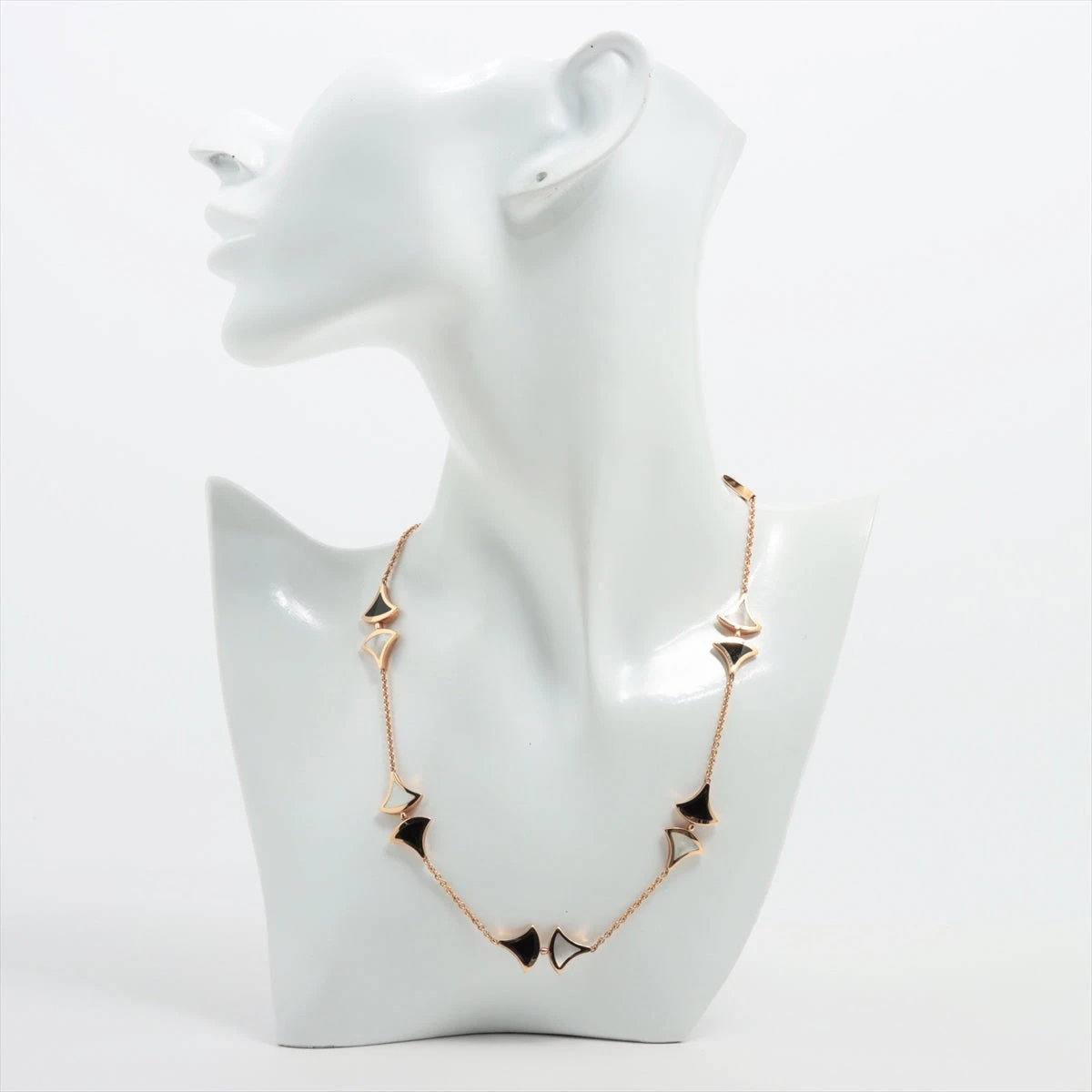 ブルガリ ディーヴァドリーム シェル オニキス ネックレス 750(PG