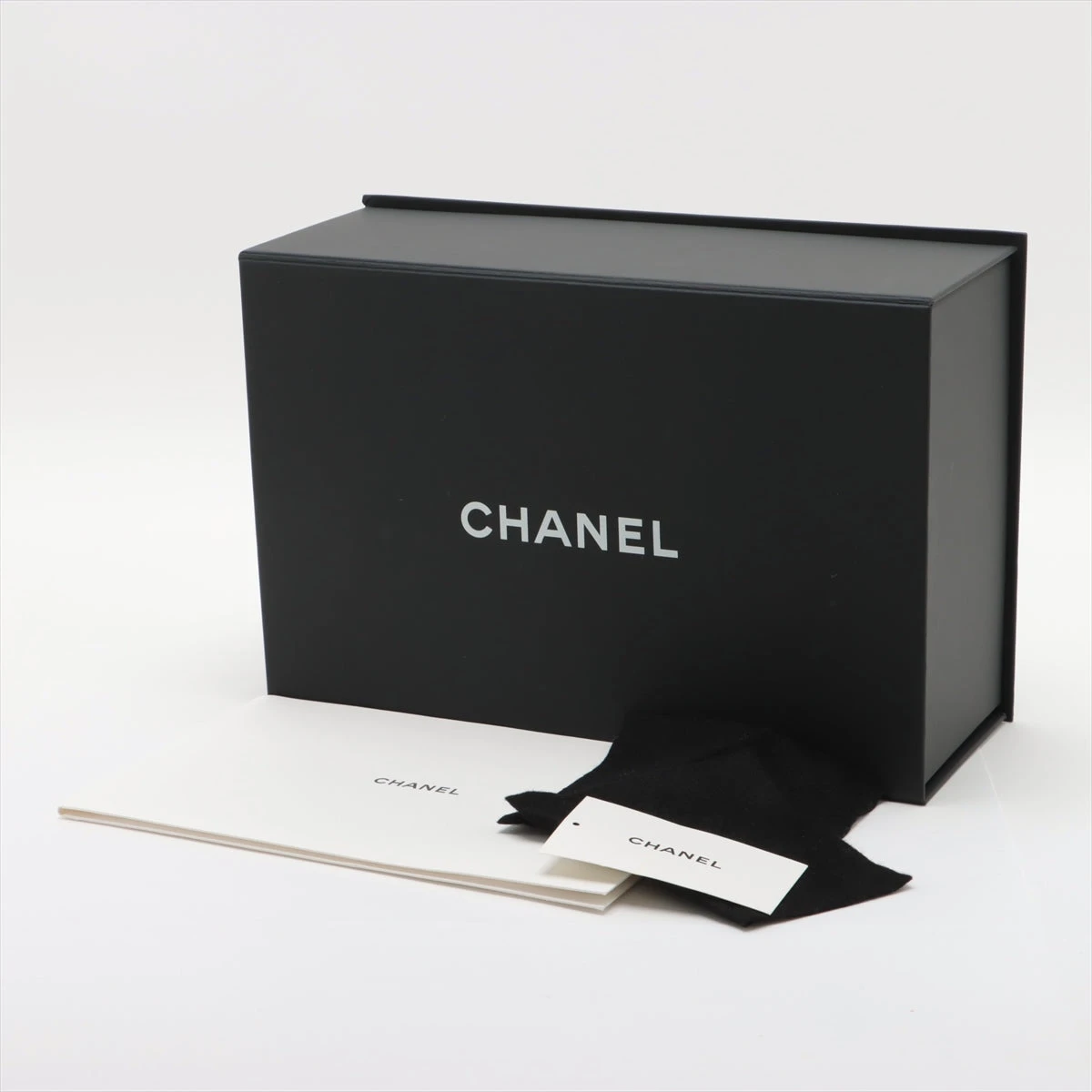 【カメリアがエレガント♡】CHANEL ショルダーバッグ 入手出来たら勝ち組】CHANEL☆ショルダーバッグ☆カメリア付き