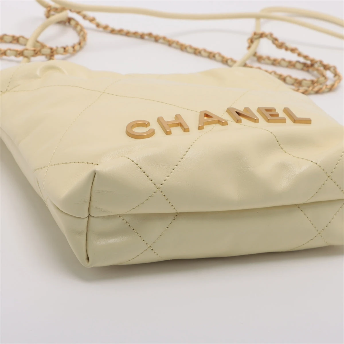 CHANEL キルティングバッグ クリームイエロー シャネル シャネル22ミニ レザー チェーンショルダーバッグ イエロー