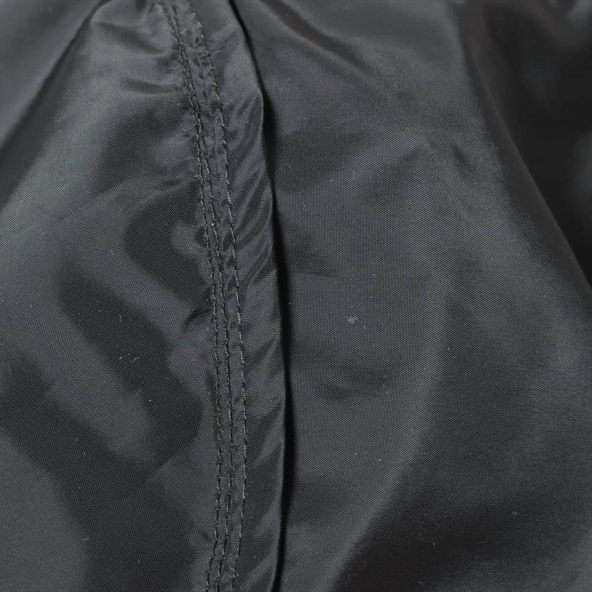 プラダ 21年 ナイロン ジャケット 52 メンズ ブラック SGA466