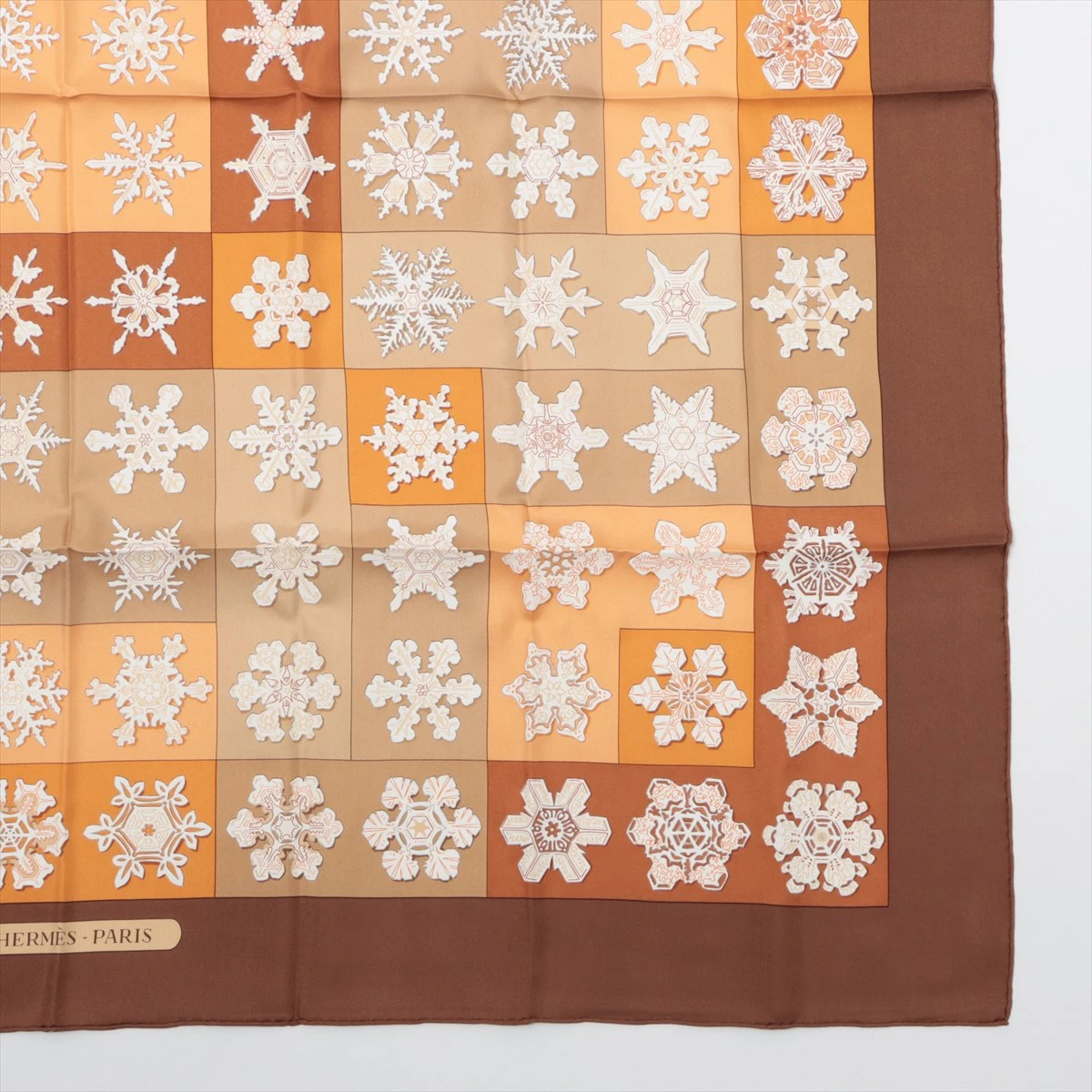 HERMES/エルメス カレ90 雪の結晶 スカーフ k_032 HERMES/エルメス カレ90 雪の結晶 スカーフ k_032 - メルカリ