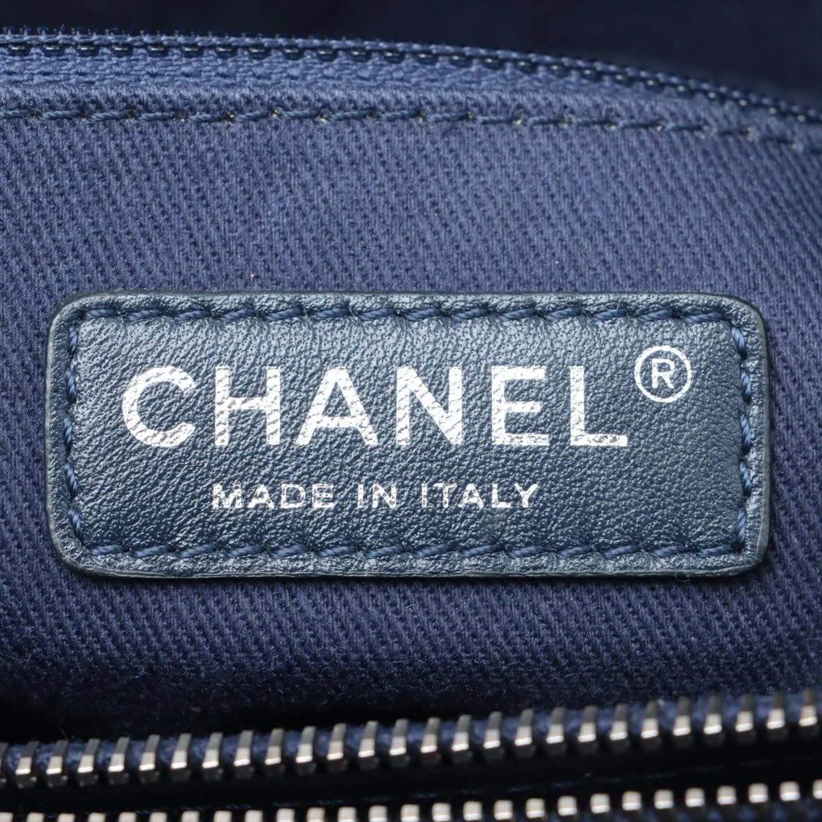 CHANEL マトラッセ チェーントートバッグ SV金具 コーティングレザー CHANEL マトラッセ チェーントートバッグ SV金具 コーティング