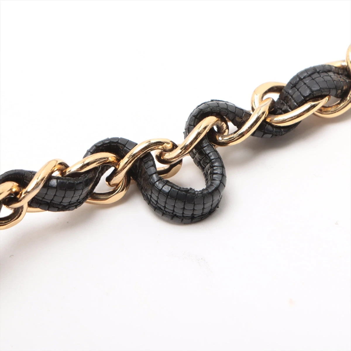 シャネル　ショルダーバッグ　マトラッセ　レザー　ダブルフラップ　ゴールドチェーン シャネル(CHANEL)シャネル マトラッセ ダブルフラップチェーン