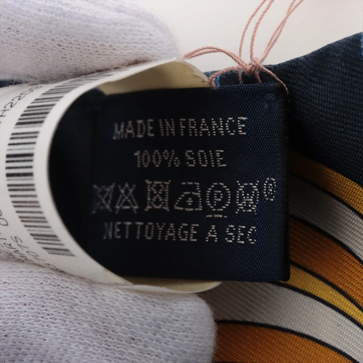 新品HERMES シルク スカーフ ネイビー H084975S 00 新品HERMES シルク スカーフ ネイビー H084975S 00