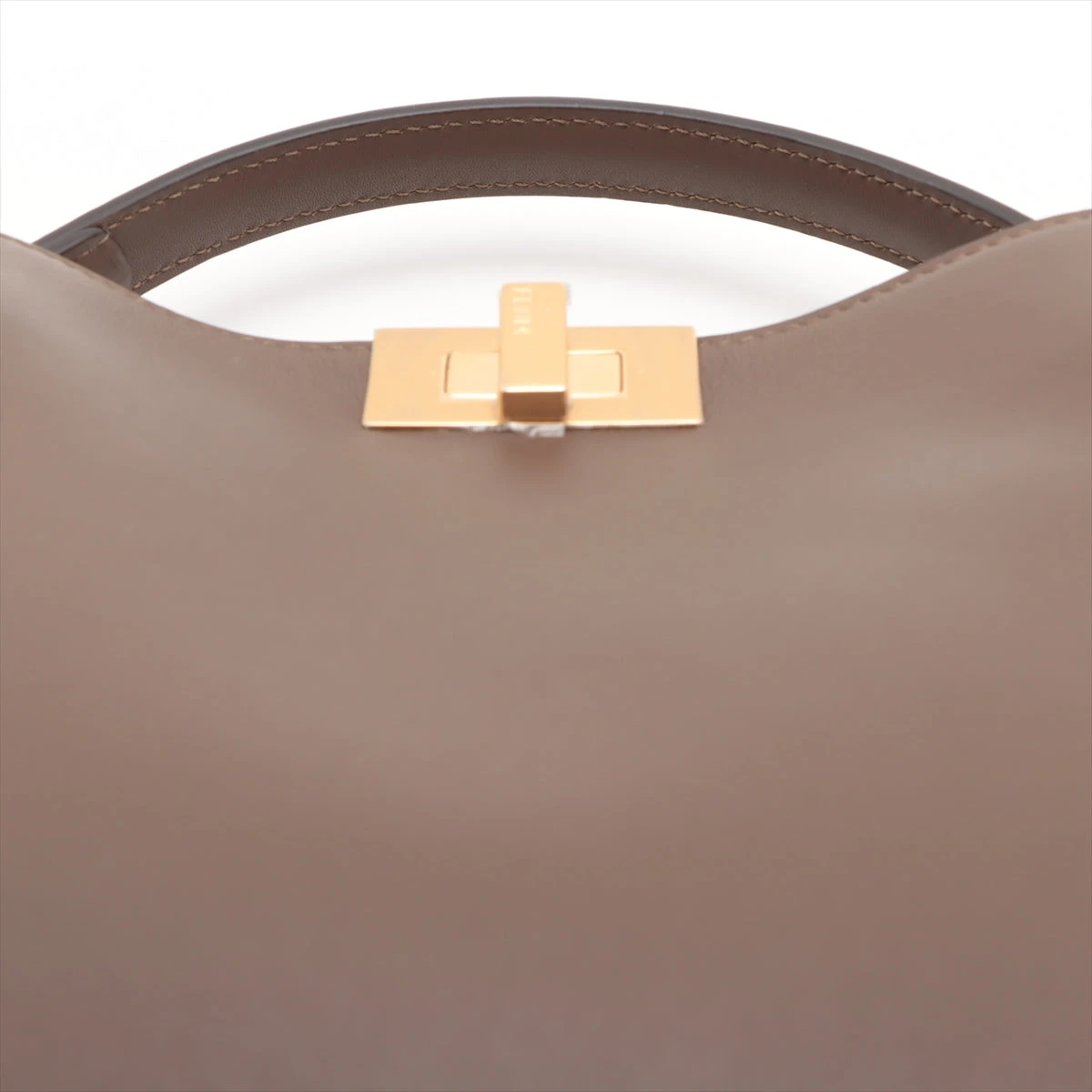 フェンディ ピーカブーエッセンシャリー セレリア レザー 2WAY 
