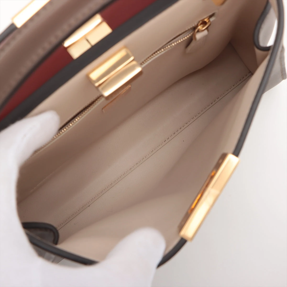 フェンディ ピーカブーエッセンシャリー セレリア レザー 2WAY 