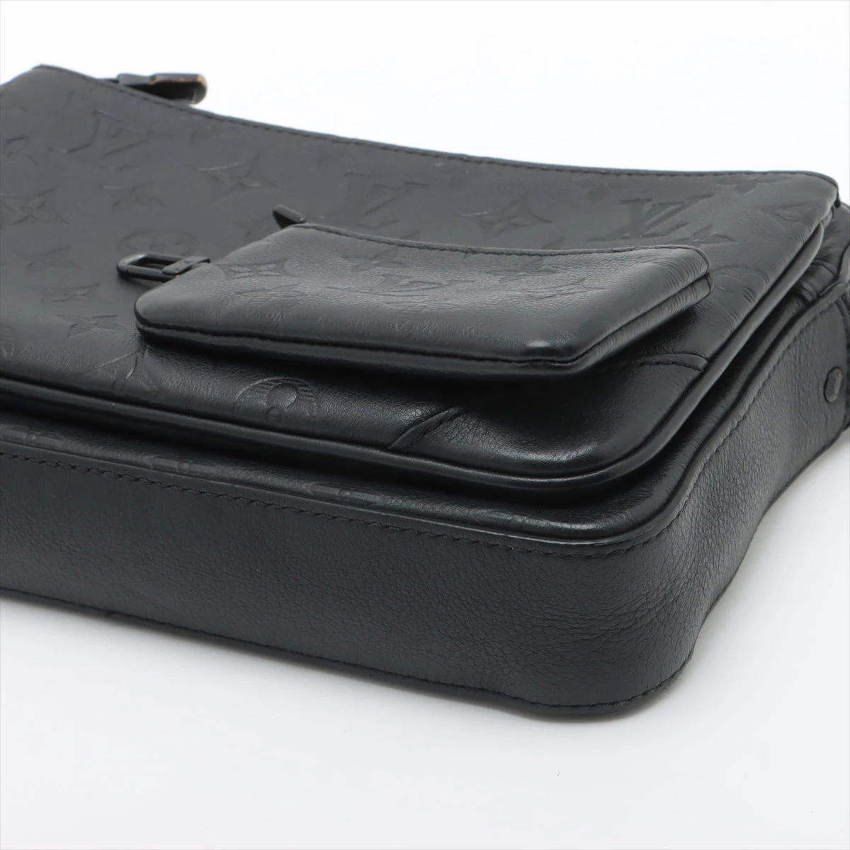 ヴィトン モノグラムシャドウ トリオメッセンジャー M46602