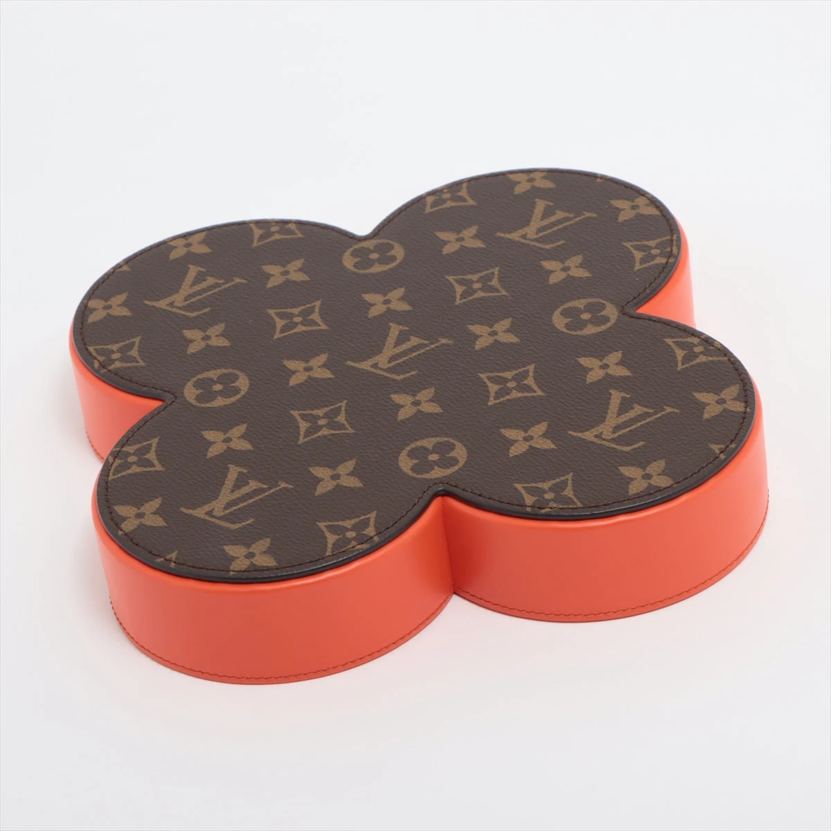 louis-vuitton--
