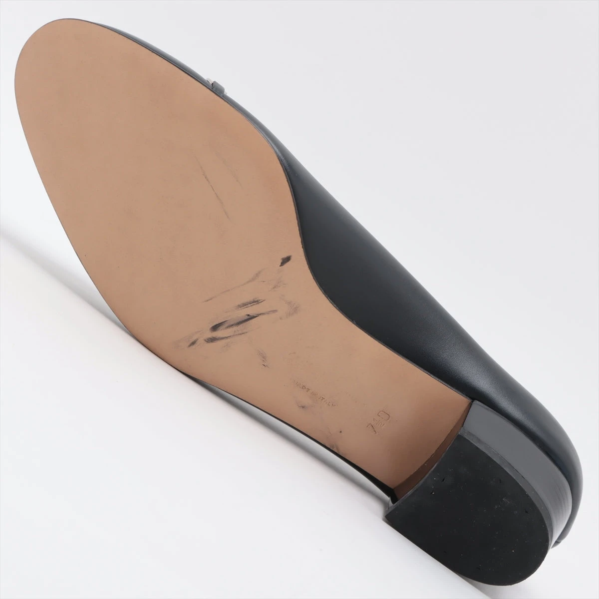 フェラガモ レザー パンプス 7 1/2D レディース ネイビー ヴァラ