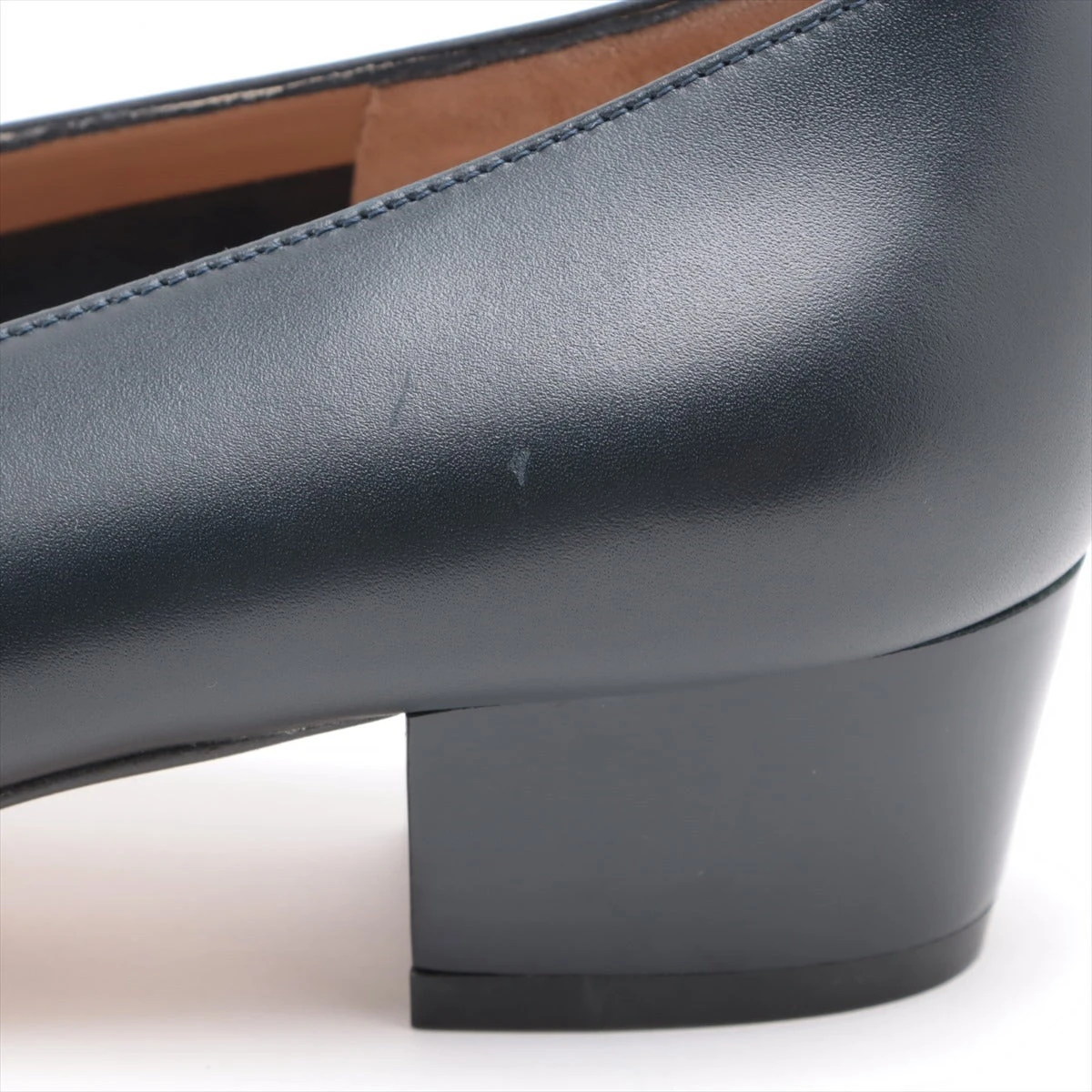 フェラガモ レザー パンプス 7 1/2D レディース ネイビー ヴァラ