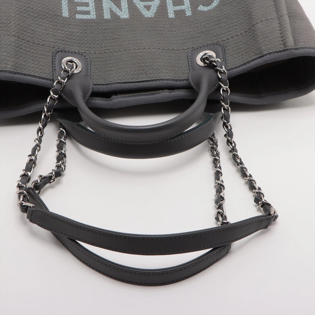 CHANEL ドーヴィル ポーチ グレー×ブラック CHANEL シャネル ウィンドウズライン ポーチ ブラック クリア