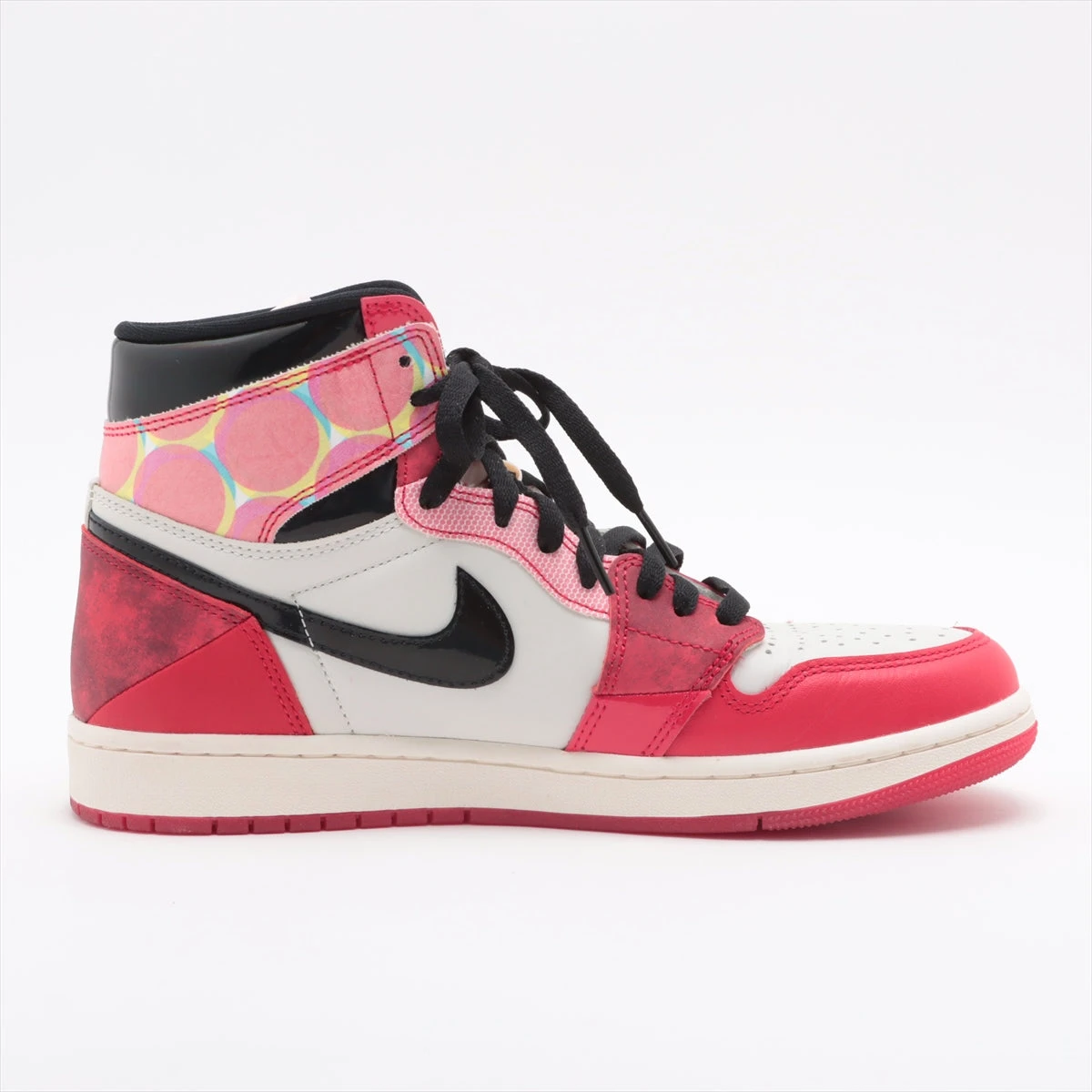X*S様 Air Jordan ハイカットスニーカー ホワイト/レッド/ブラック 国内 10/22 発売】ナイキ エア ジョーダン 1 ハイ “ホワイト