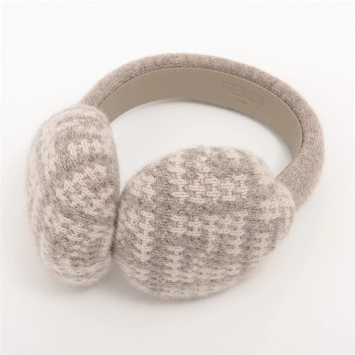 FENDI レオパード柄 イヤーマフ FENDI レオパード柄 イヤーマフ 楽天