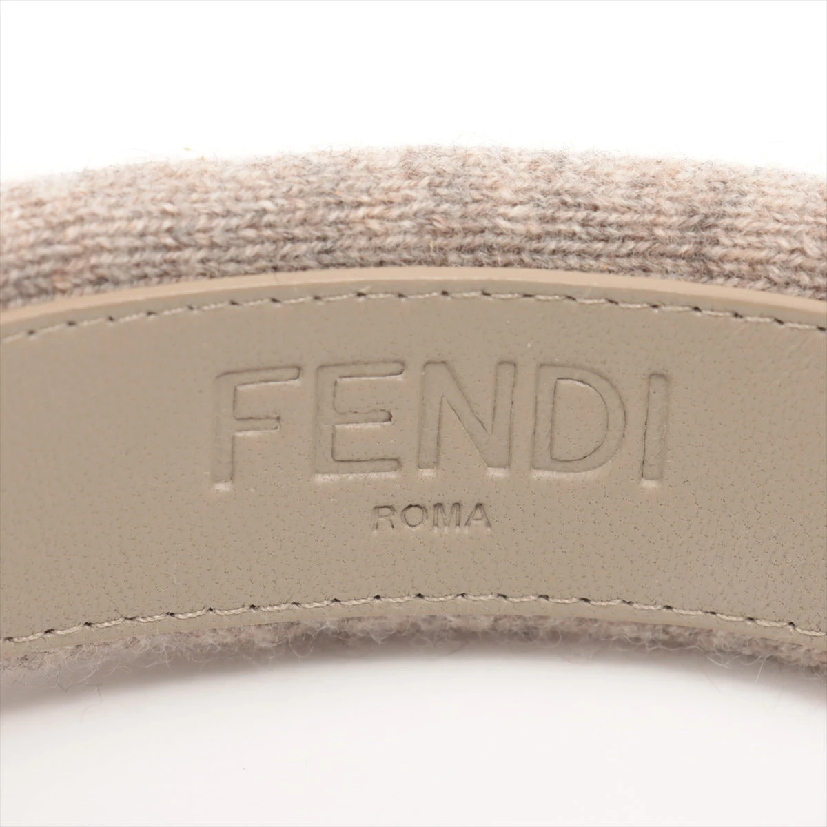 フェンディ FFロゴ イヤーマフ カシミヤ グレー ズッカ ニット編み