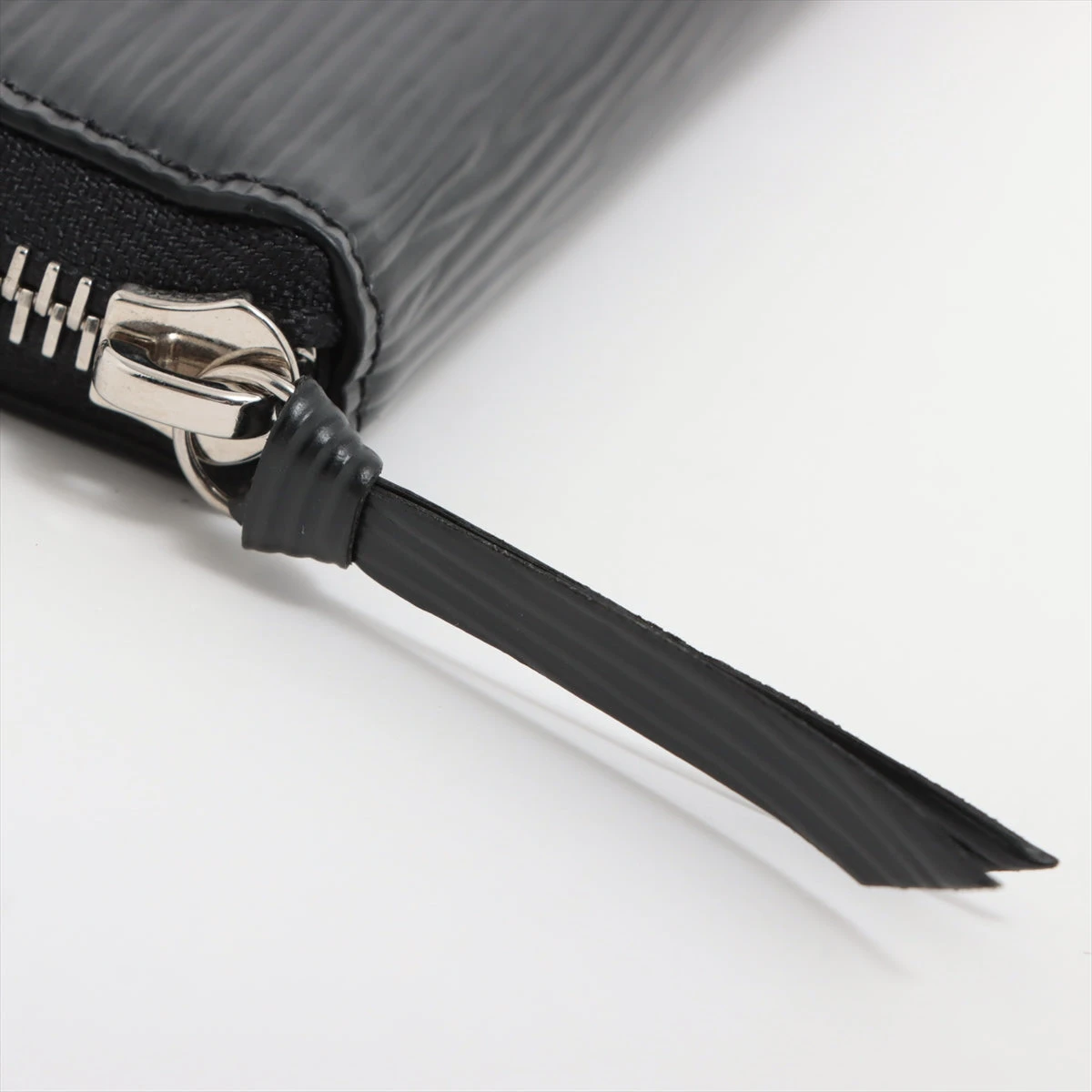 ヴィトン エピ ポルトフォイユクレマンス M60915 ノワール ラウンド