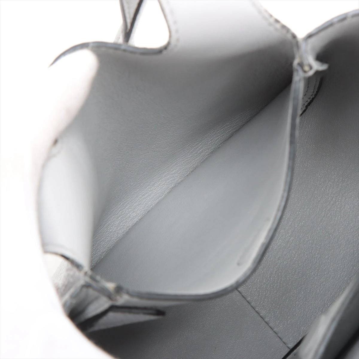 プラダ ヴィッテロダイノ ソフト レザー ハンドバッグ グレー