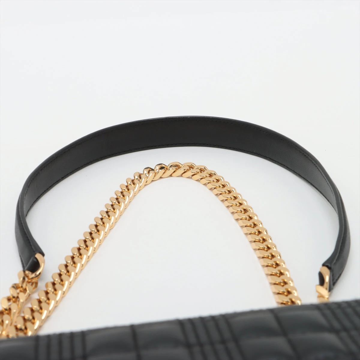 美品●バーバリー　ローラ　ショルダーバッグ　TB　チェーン　レザー　ブラック バーバリー TB レザー チェーンショルダーバッグ ブラック