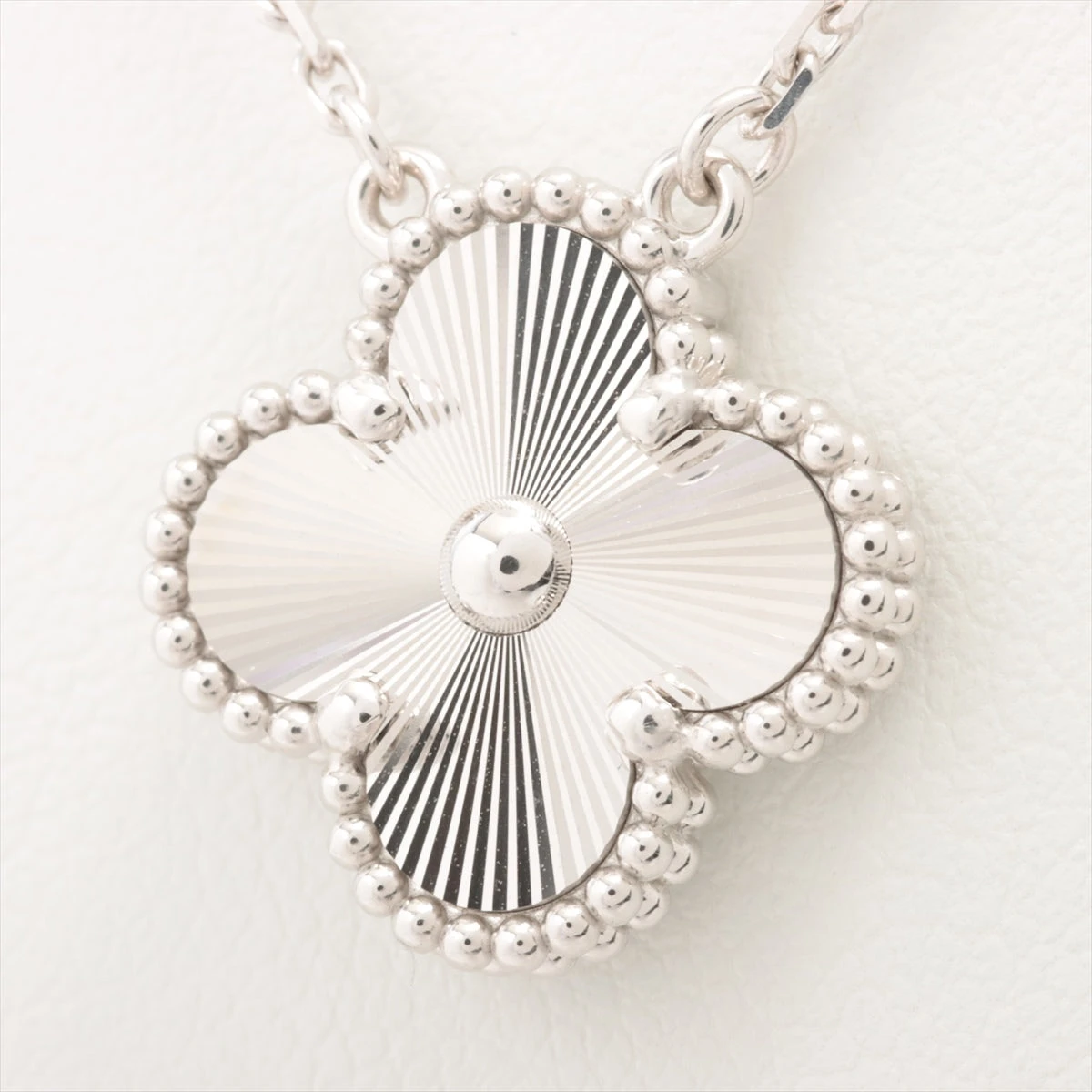 ヴァンクリーフ&アーペル ヴィンテージアルハンブラ ギョーシェ