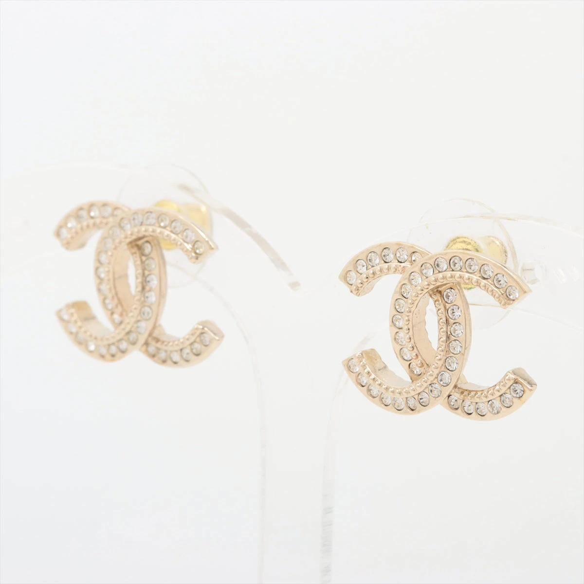 CHANEL ゴールド ロゴ ピアス(両耳用) シャネル CHANEL ピアス ココマーク ロゴピアス CHANEL PIERCE