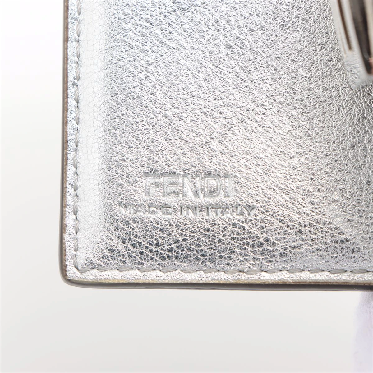 美品　FENDI フェンディ　ズッカ　FF金具　シルバー　銀 美品 FENDI フェンディ ズッカ FF金具 レザー ブラック 男女兼用